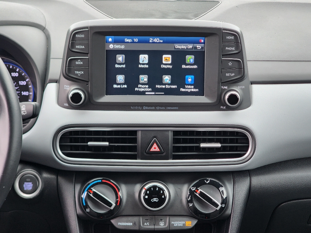 2020 Hyundai Kona SEL Plus photo 3
