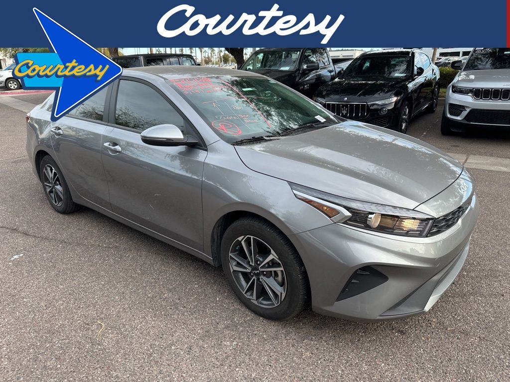 2023 Kia Forte LXS's photo