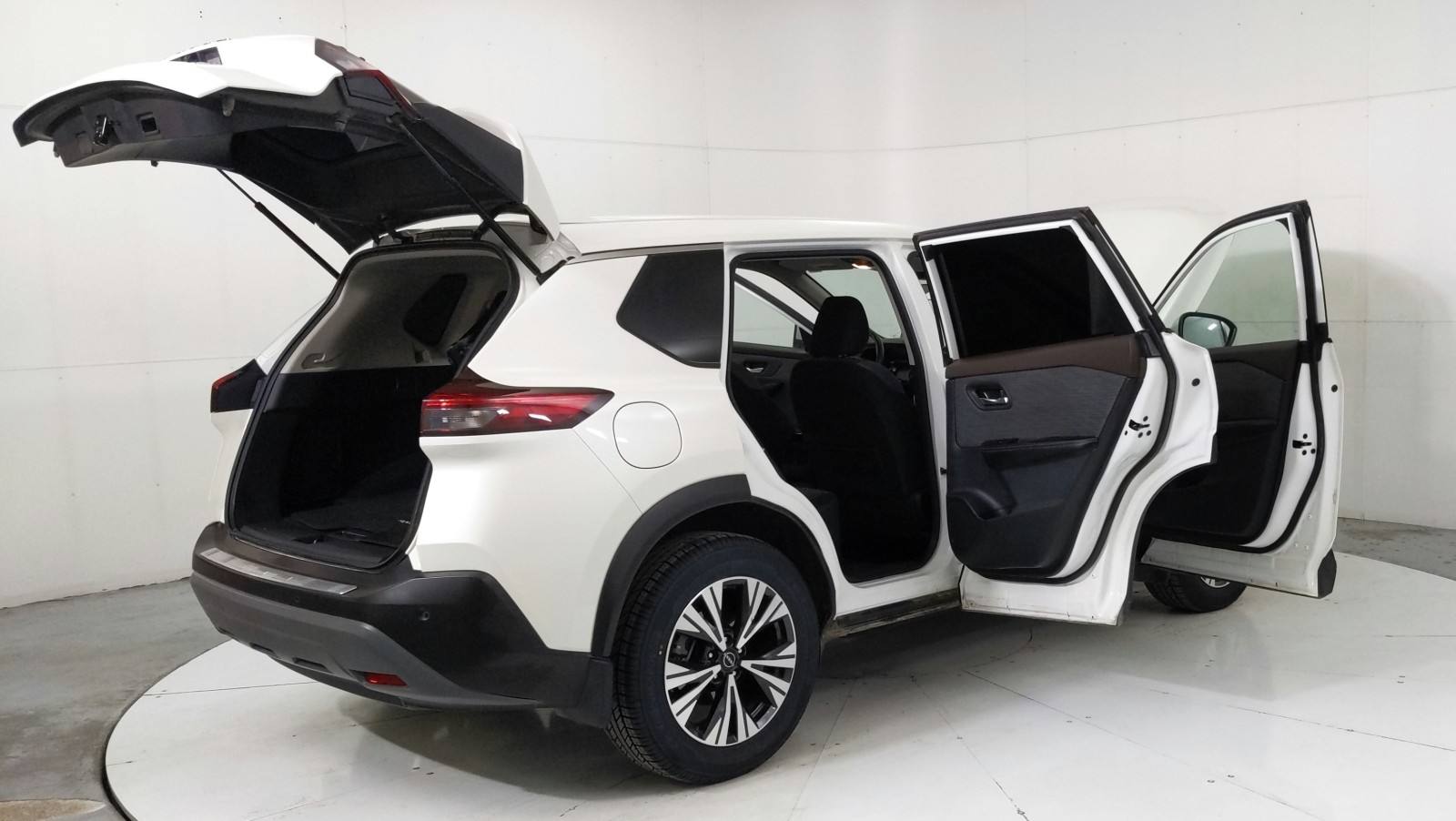 Used 2023 WHITE Nissan SV image 12