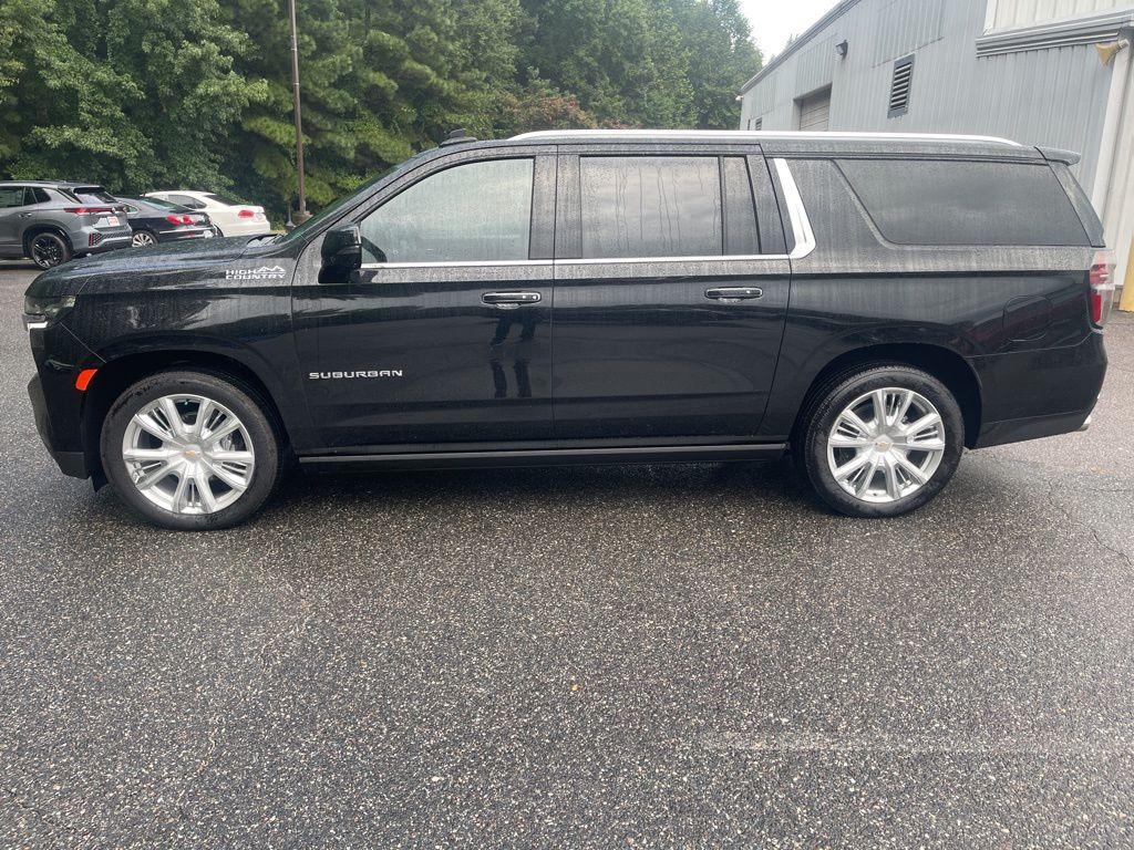 2024 Chevrolet Suburban High Country's photo