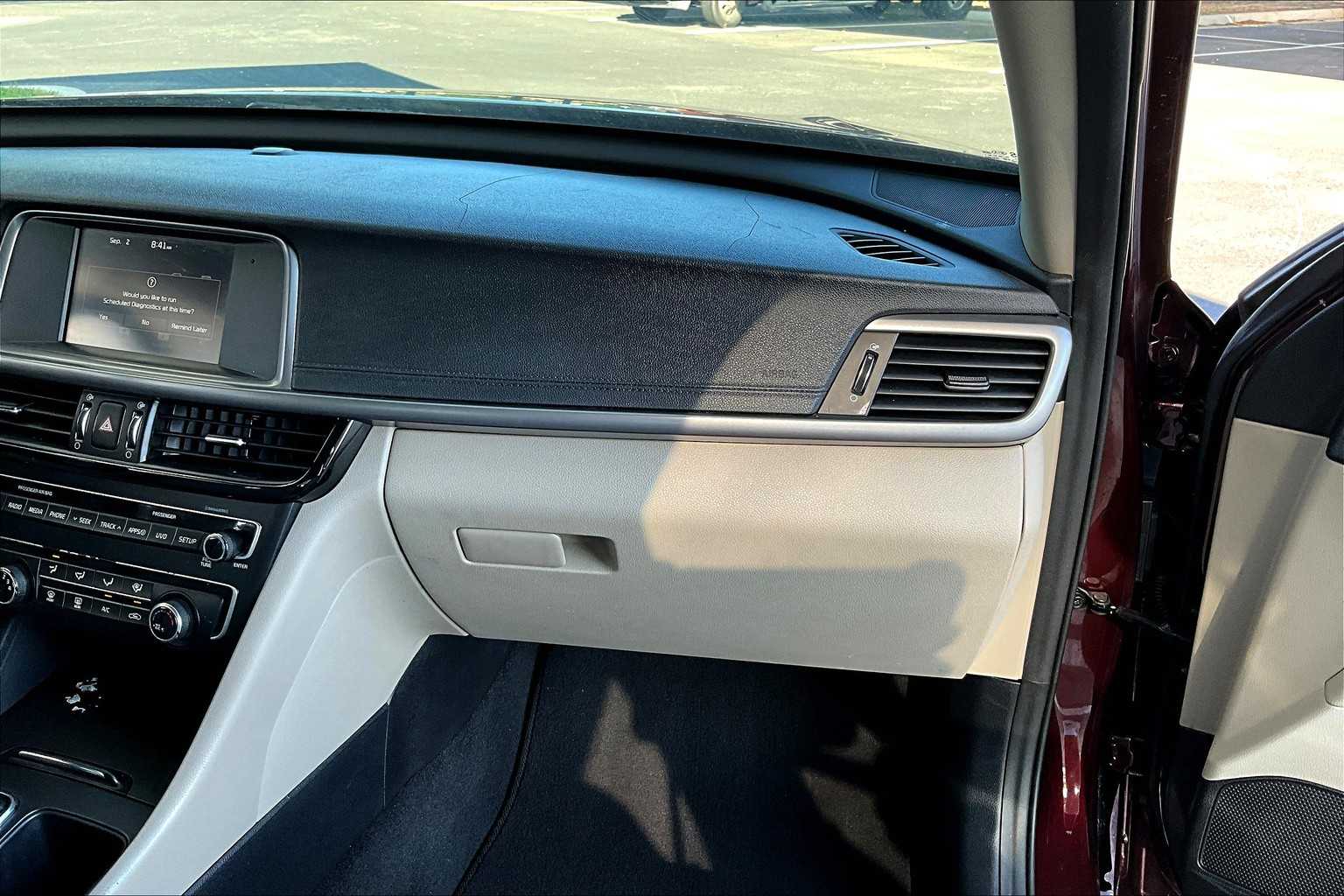 2017 Kia Optima LX photo 18