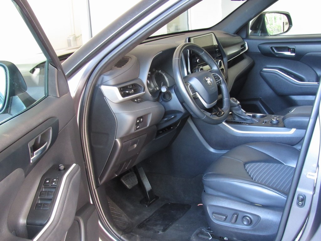 2024 Toyota Highlander XSE photo 6