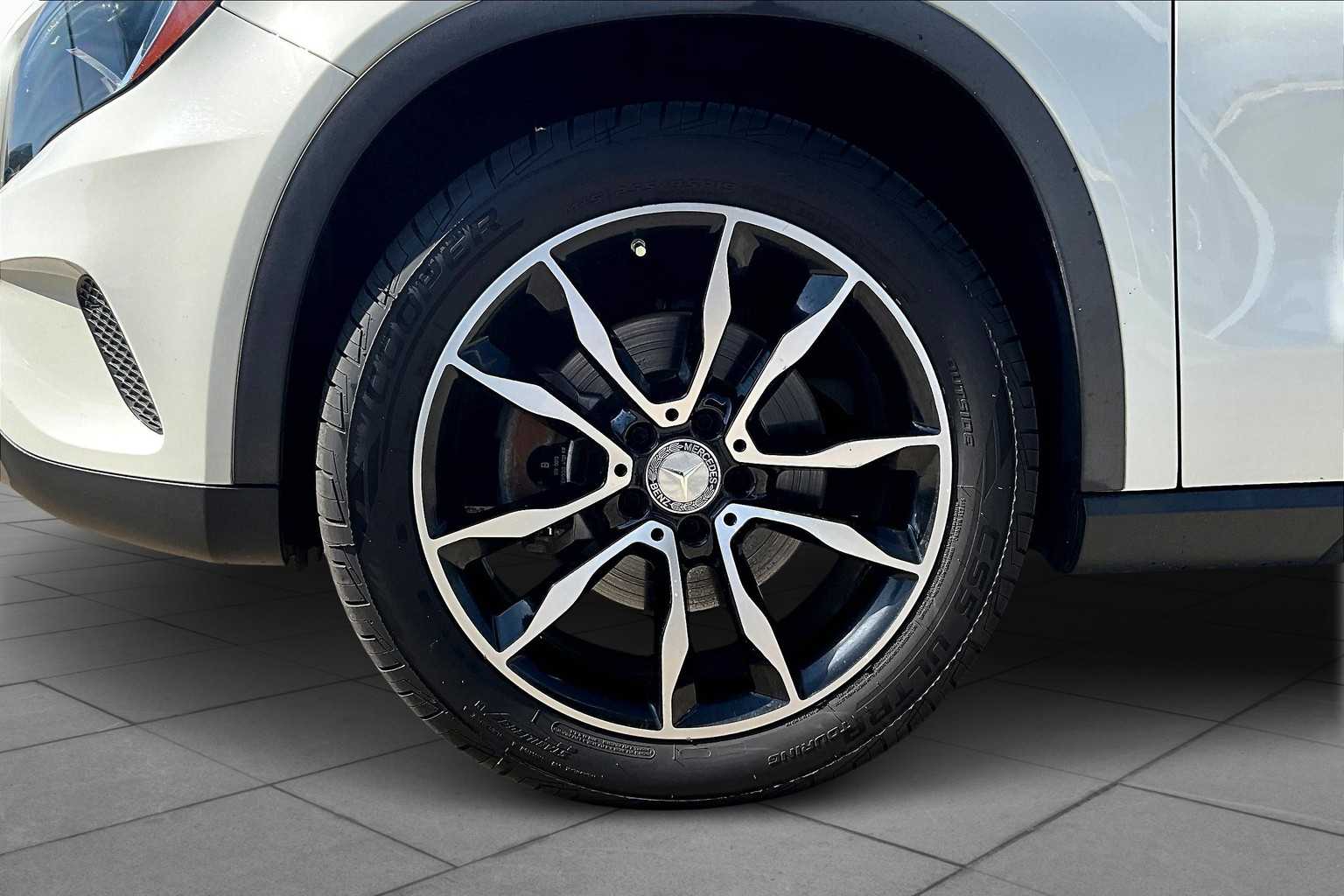 2017 Mercedes Benz GLA 250 photo 9
