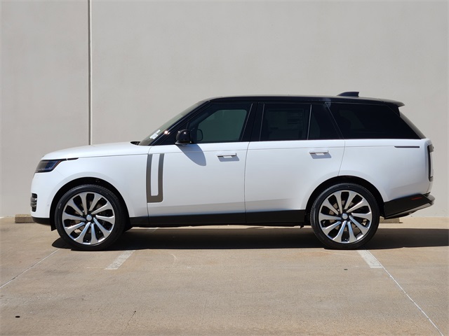 2025 Land Rover Range Rover SE photo 4