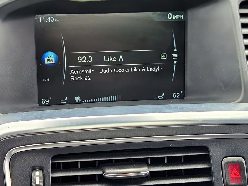 2015 Volvo V60 T5 Drive-E Platinum photo 16