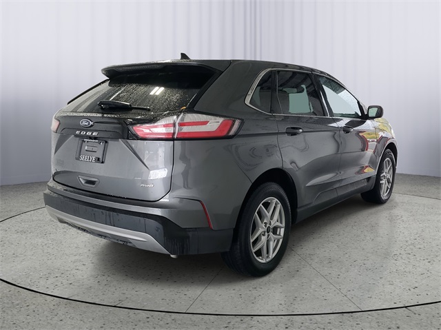 2024 Ford Edge SEL photo 2