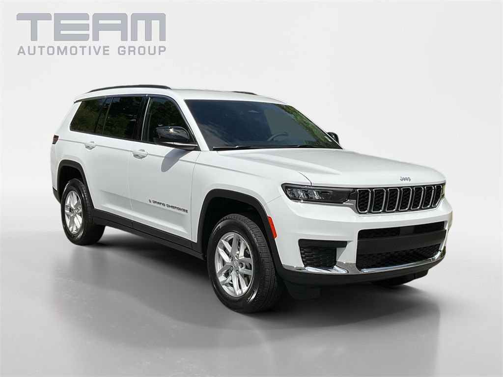 2025 Jeep Grand Cherokee L Laredo's photo