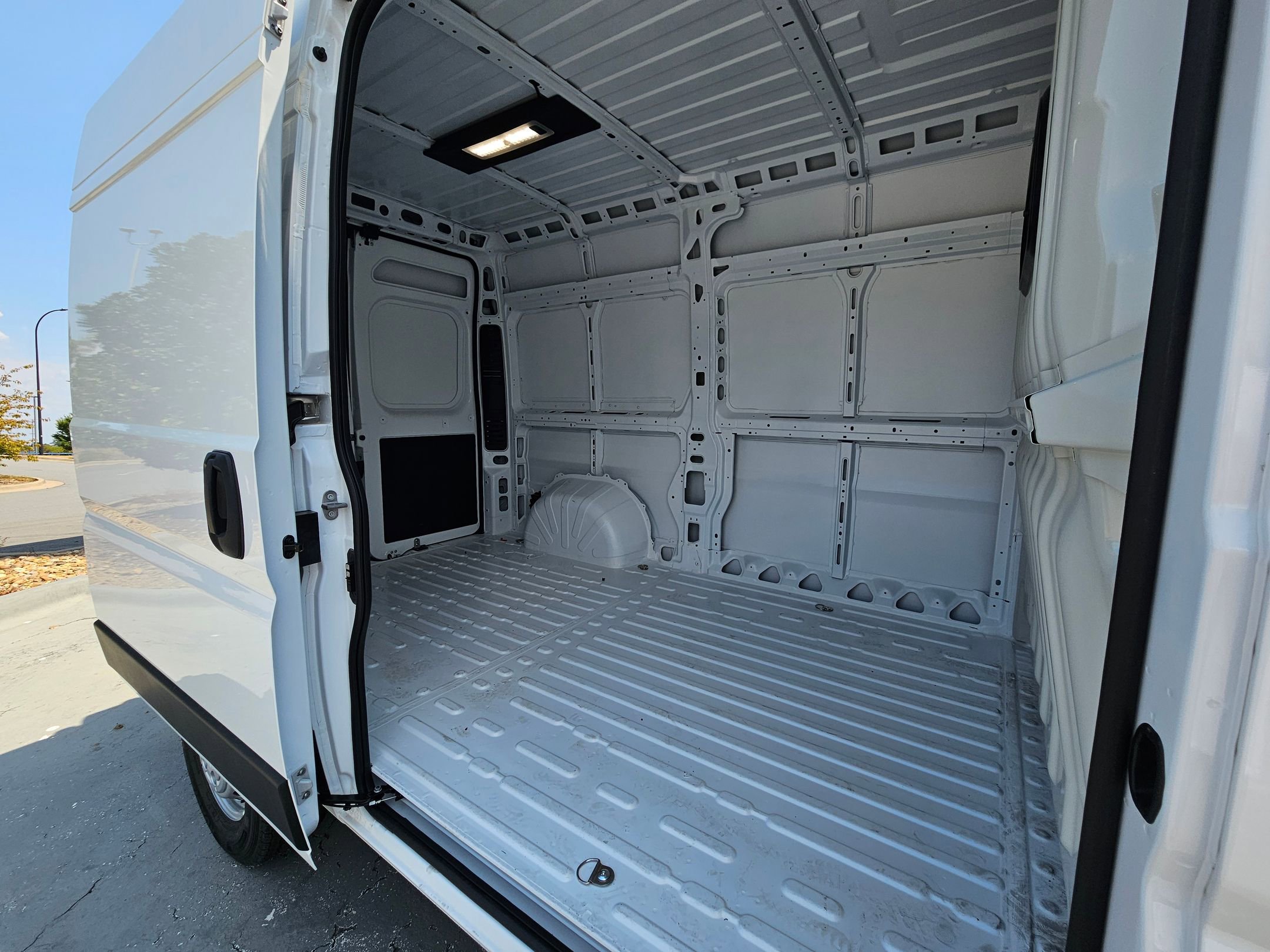 2025 Ram ProMaster 1500 photo 15