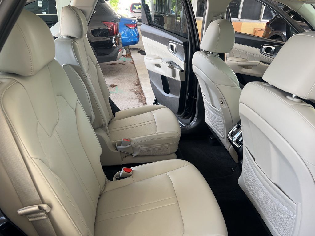 2022 Kia Sorento SX photo 13