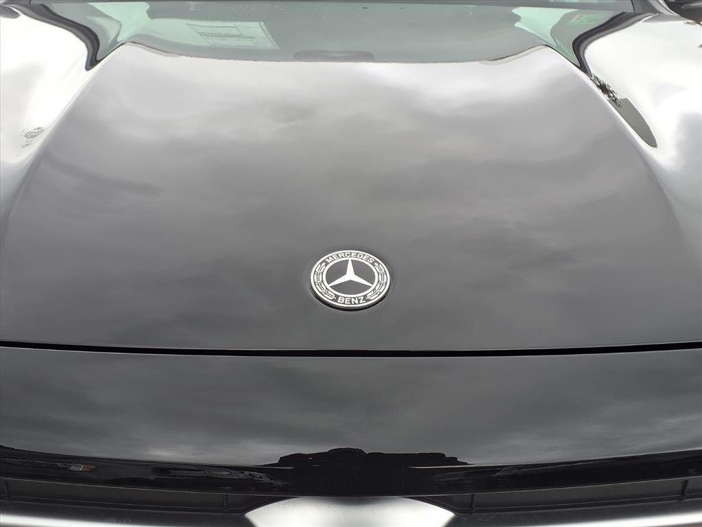 2026 Mercedes Benz GLB 250 4MATIC photo 4