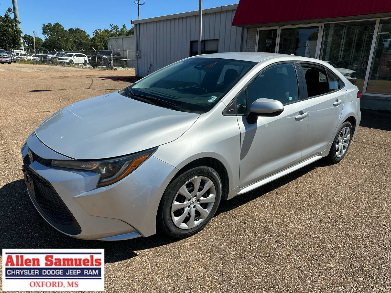 2021 Toyota Corolla LE's photo