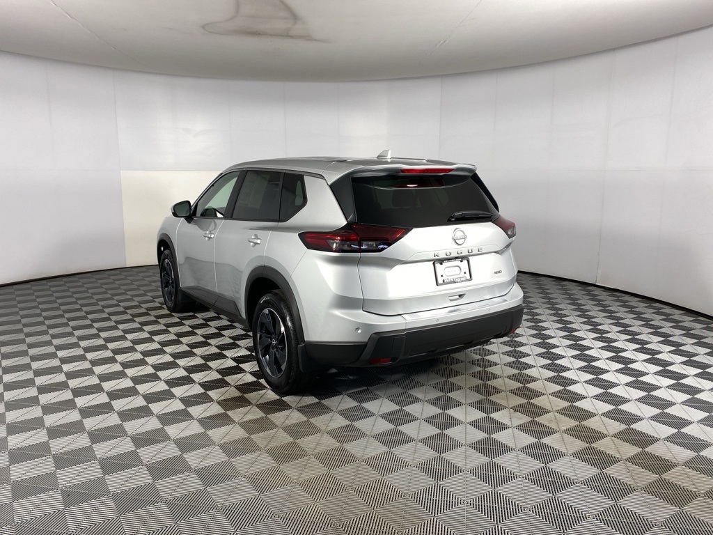 2025 Nissan Rogue SV photo 3
