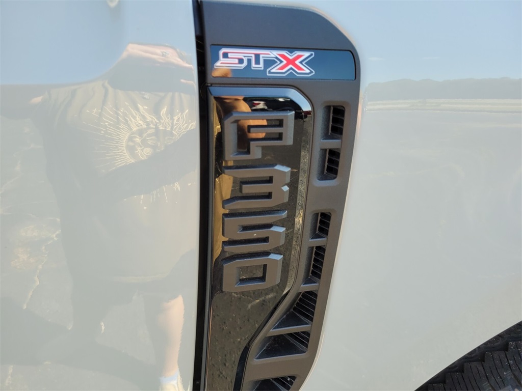 2025 Ford F-350 XL photo 13