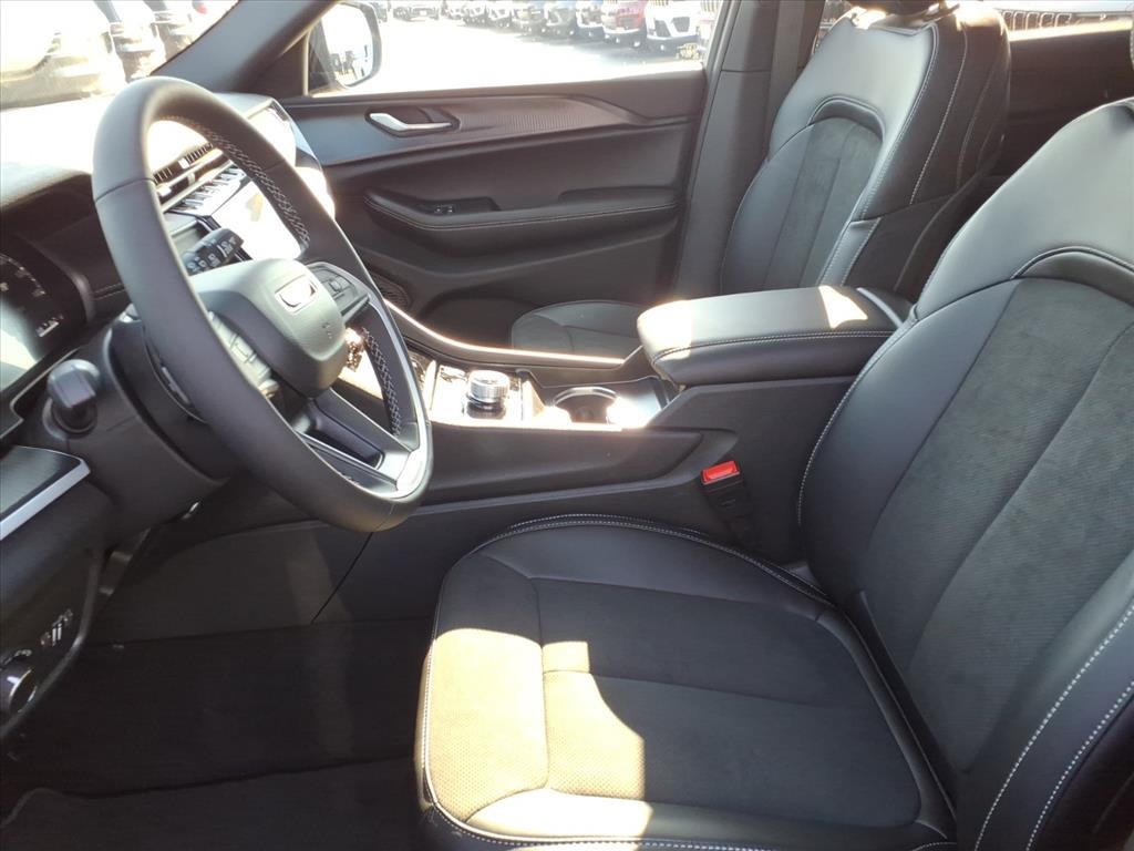 2025 Jeep Grand Cherokee Altitude X photo 3