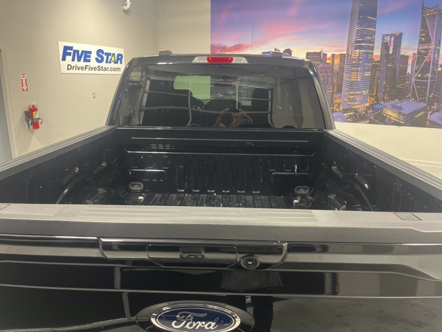 2022 Ford F-150 Lariat photo 28