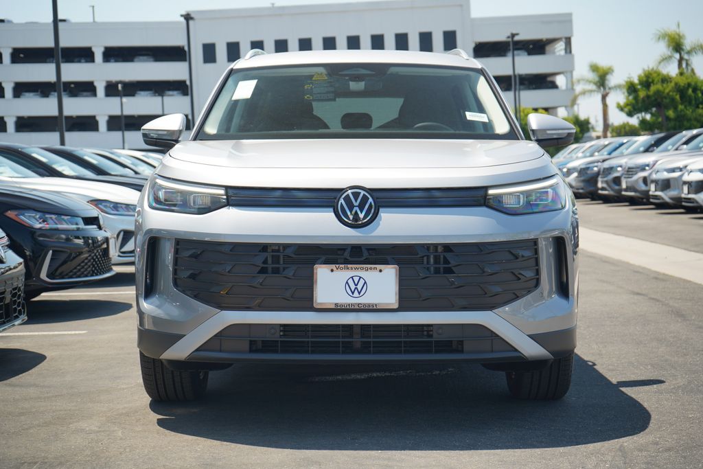 2025 Volkswagen Tiguan SE photo 2