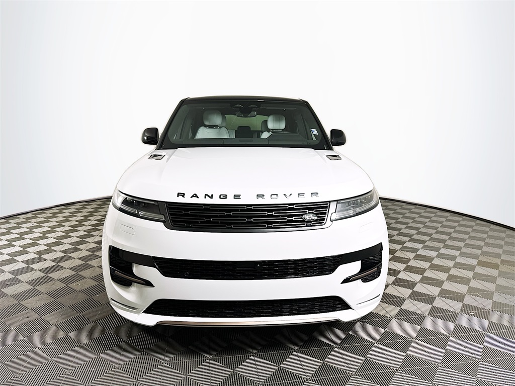 2025 Land Rover Range Rover Sport SE photo 2