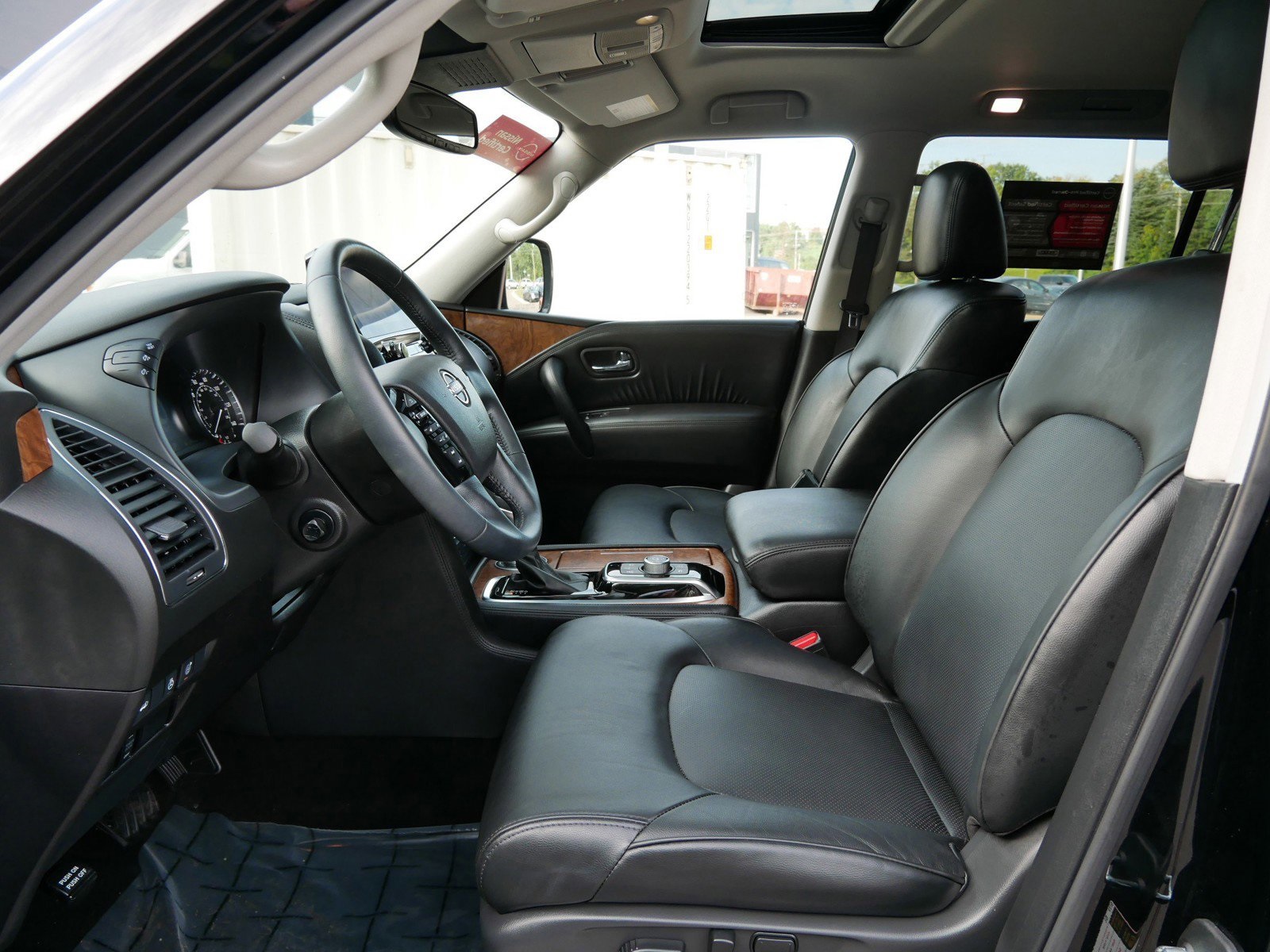 2024 Nissan Armada SL photo 8
