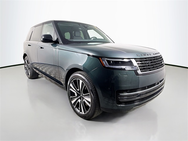 2025 Land Rover Range Rover SE photo 3