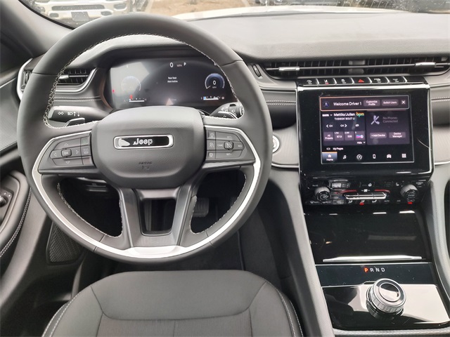 2025 Jeep Grand Cherokee Laredo Altitude photo 10