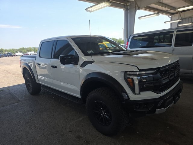 2025 Ford F-150 Raptor photo 2