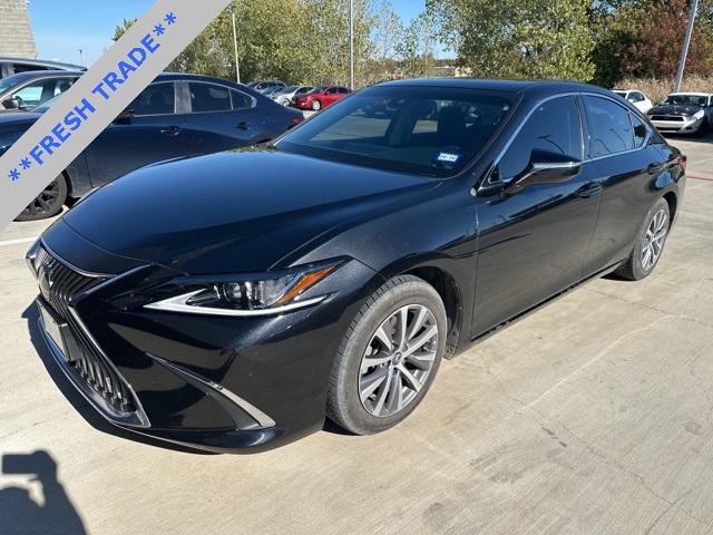 2021 Lexus ES 350's photo