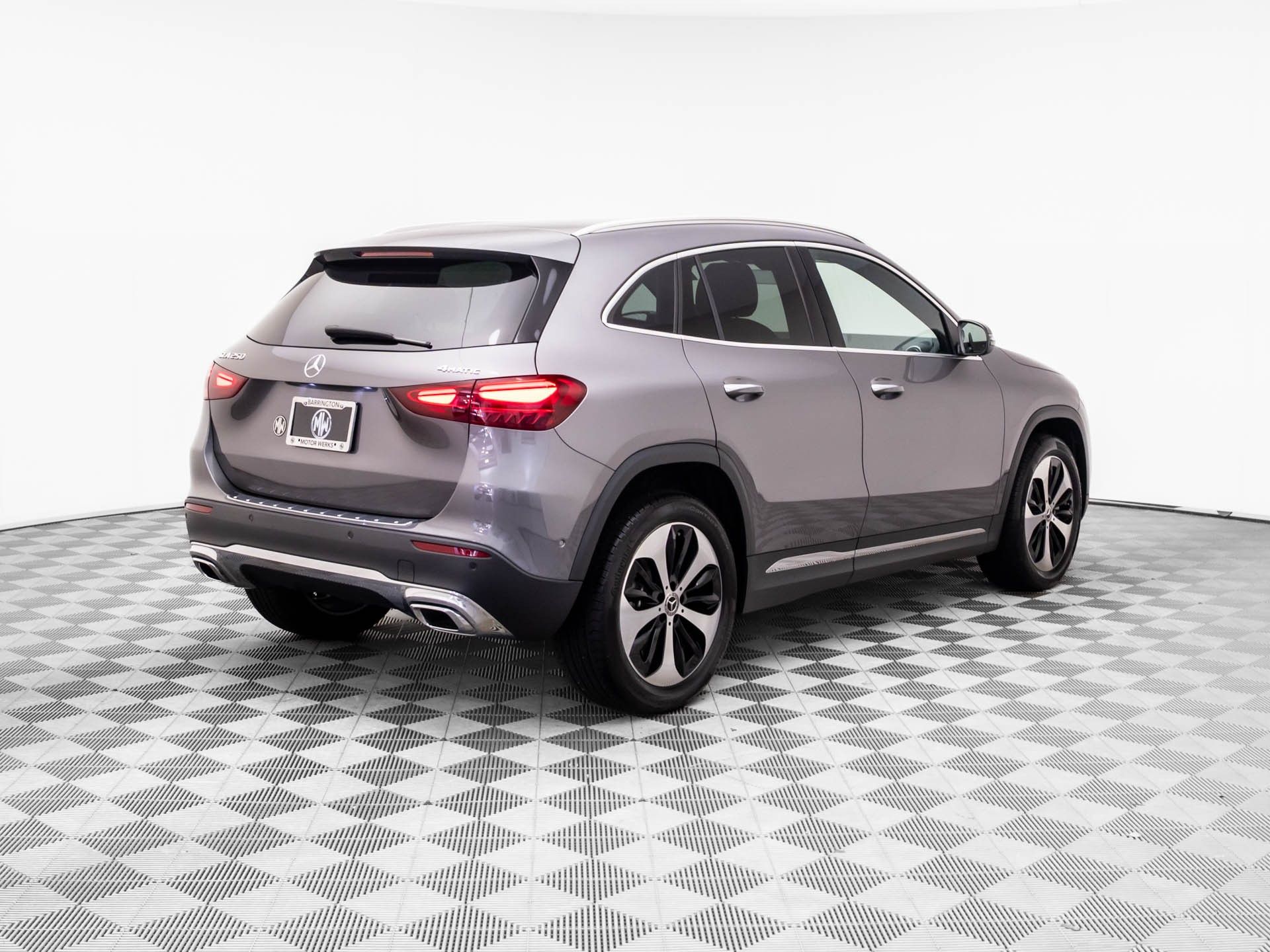 2025 Mercedes Benz GLA 250 4MATIC photo 3