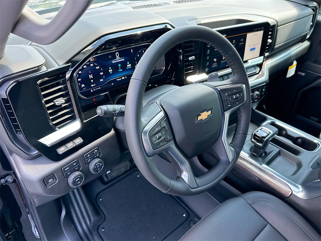 2025 Chevrolet Silverado 1500 LTZ photo 6