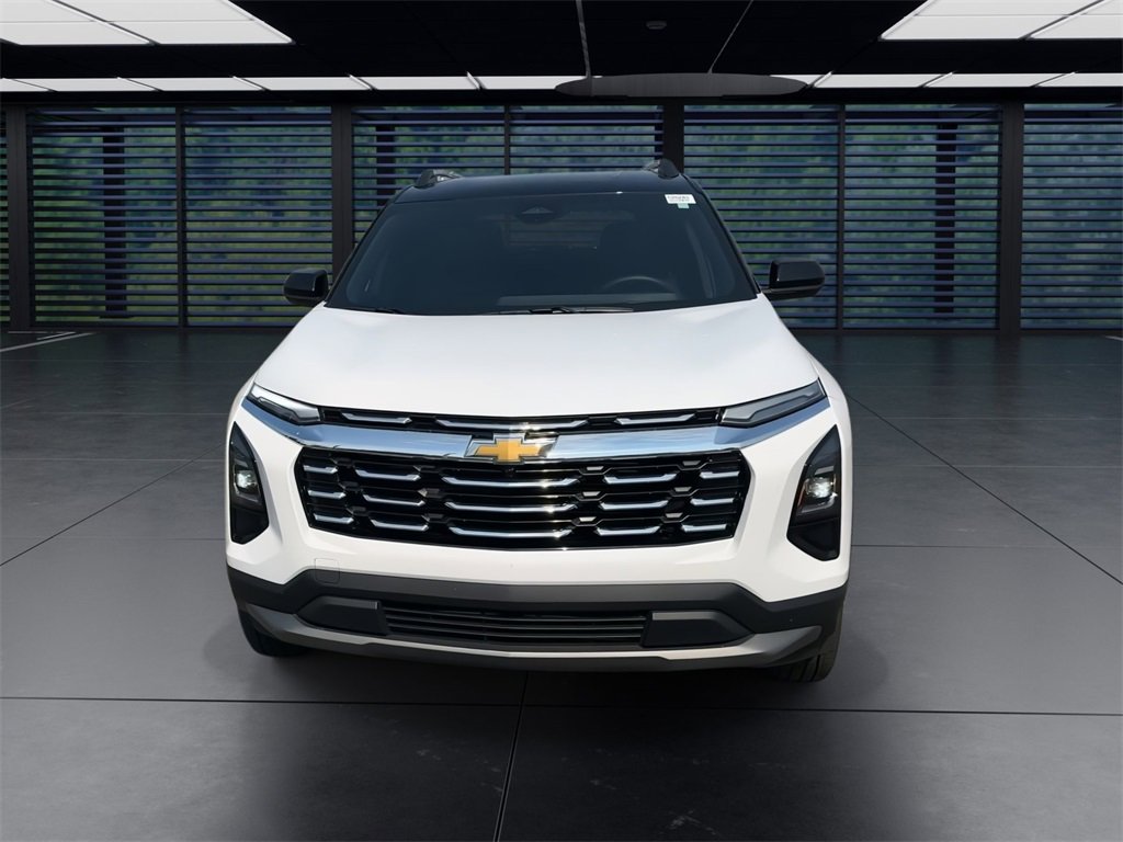 2025 Chevrolet Equinox LT photo 2