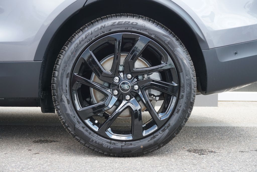 2025 Land Rover Discovery S photo 33
