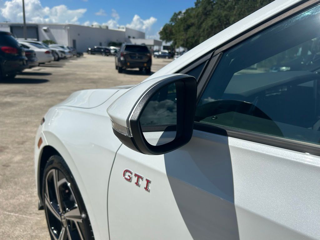 2025 Volkswagen Golf GTI SE photo 23