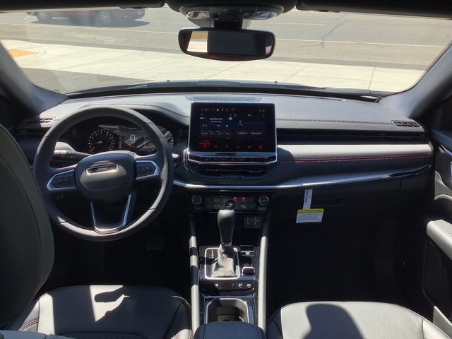 2025 Jeep Compass Trailhawk photo 4