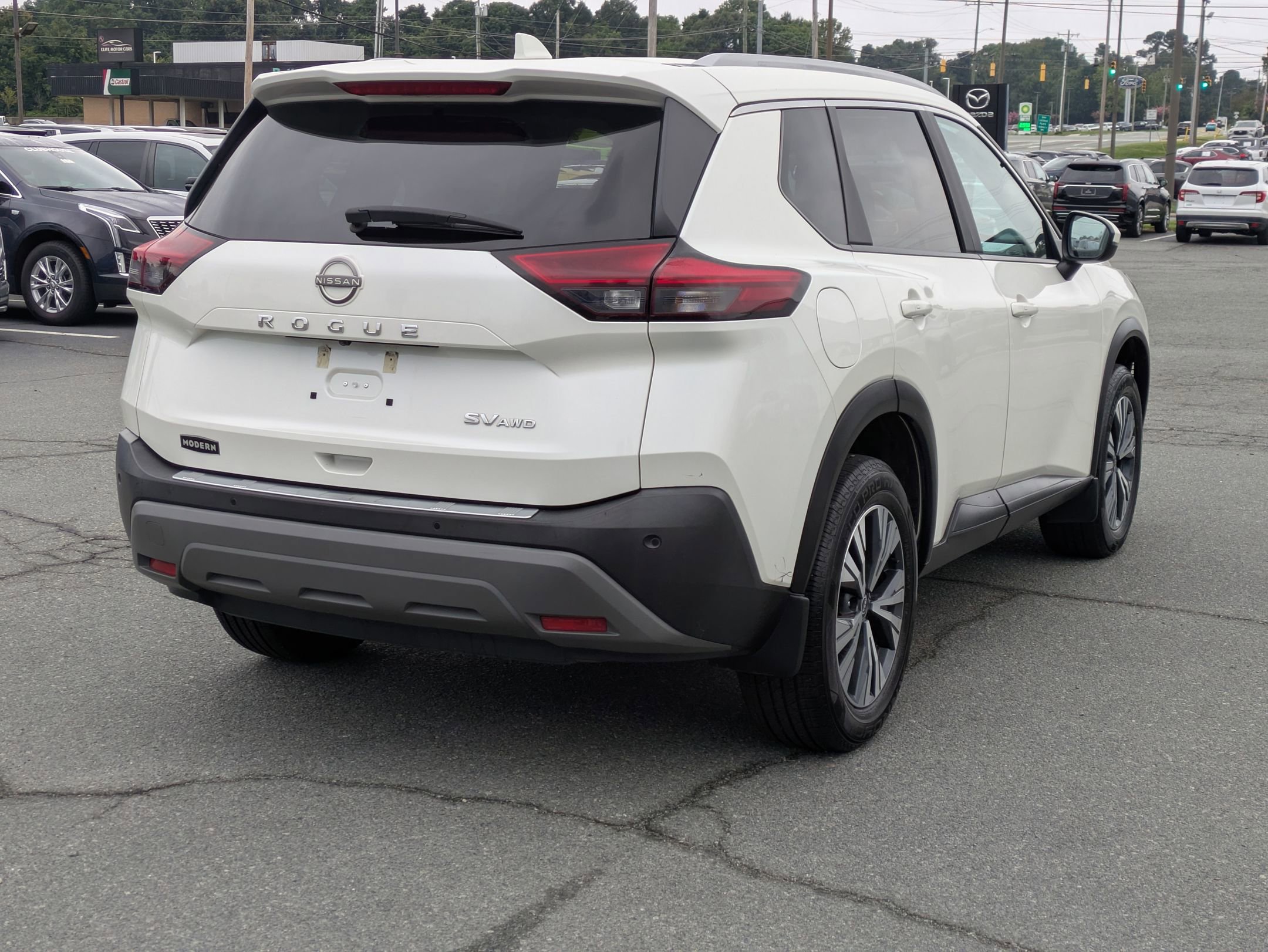 2023 Nissan Rogue SV photo 5
