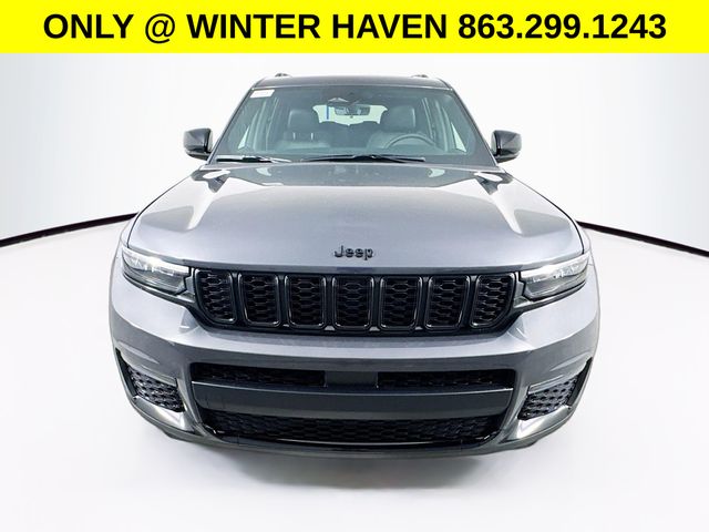 2025 Jeep Grand Cherokee Limited photo 2
