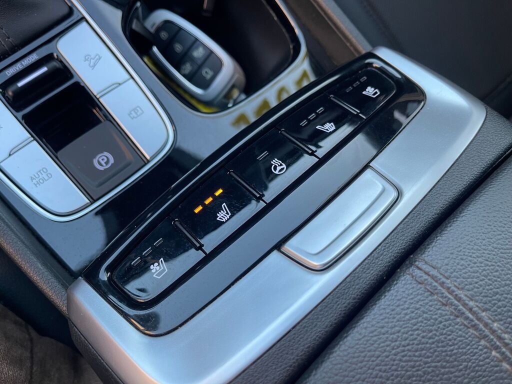 2022 Hyundai Santa Cruz Limited photo 13