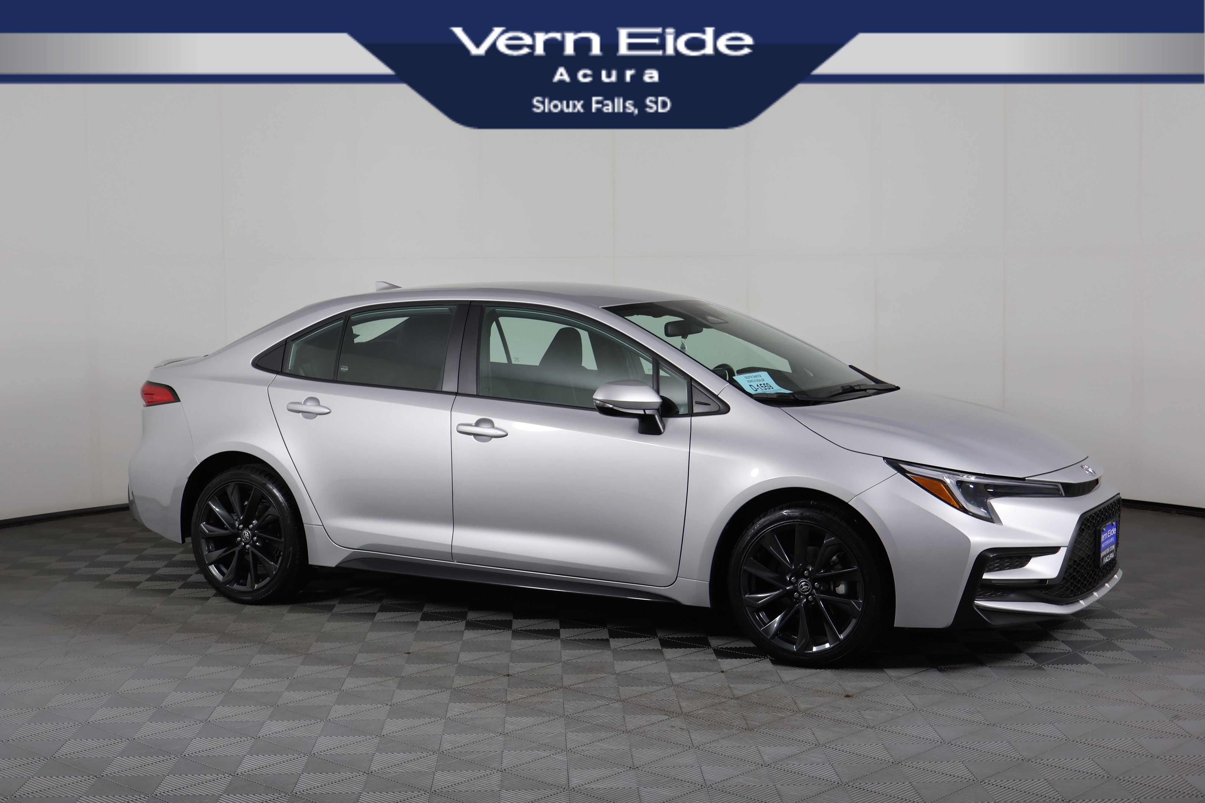 2024 Toyota Corolla SE's photo