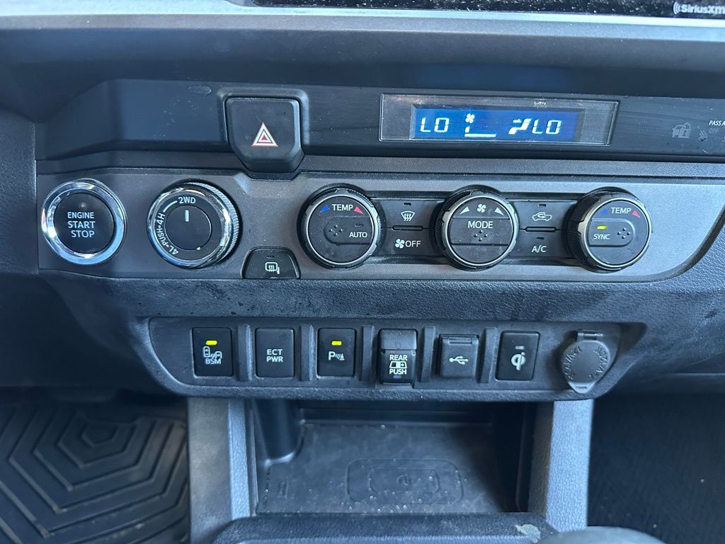 2021 Toyota Tacoma TRD Off-Road photo 14