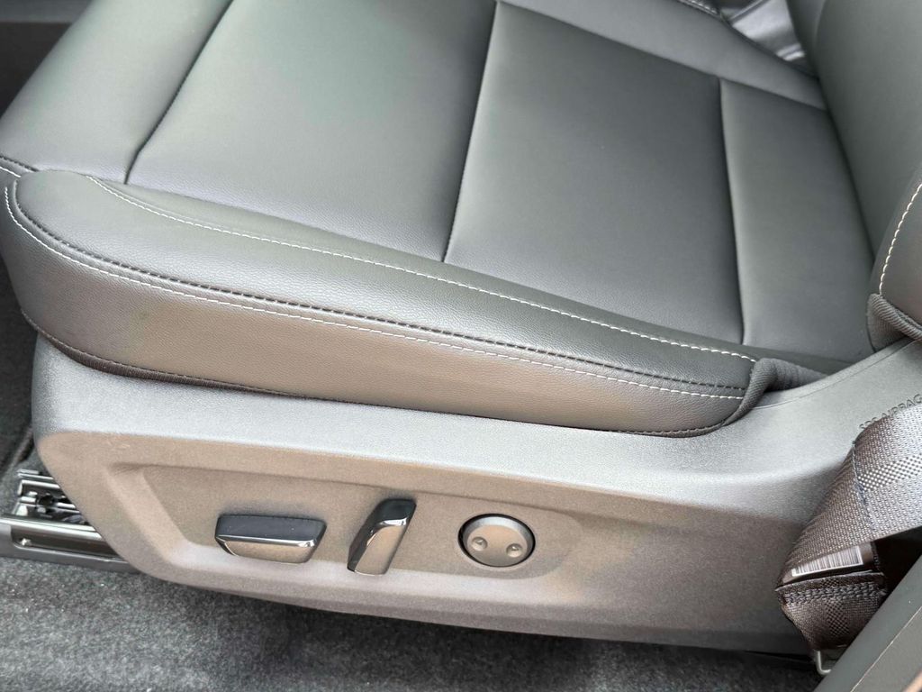 2025 Nissan Murano SV photo 5