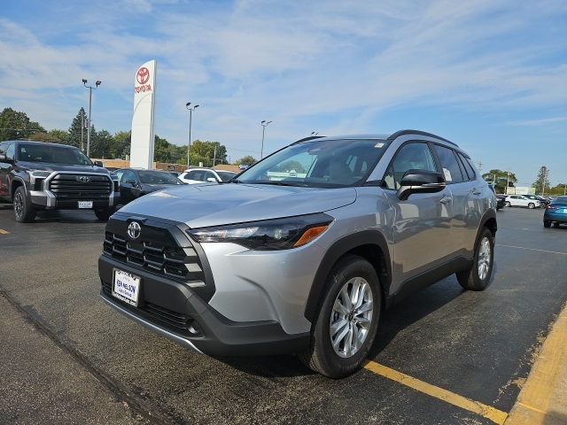 2026 Toyota Corolla Cross LE photo 3