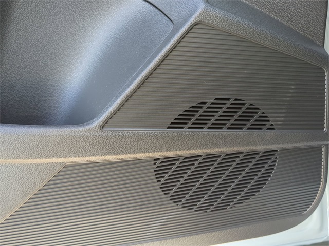 2025 Volkswagen Taos SEL photo 14
