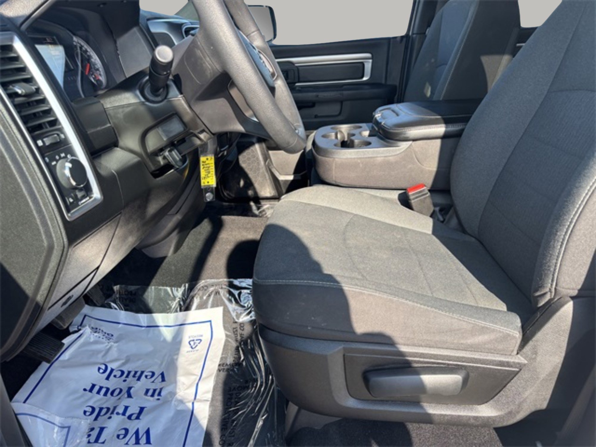 2024 Ram 1500 SLT Warlock photo 13