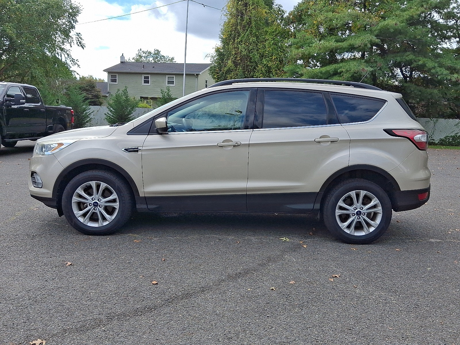 2018 Ford Escape SEL photo 4