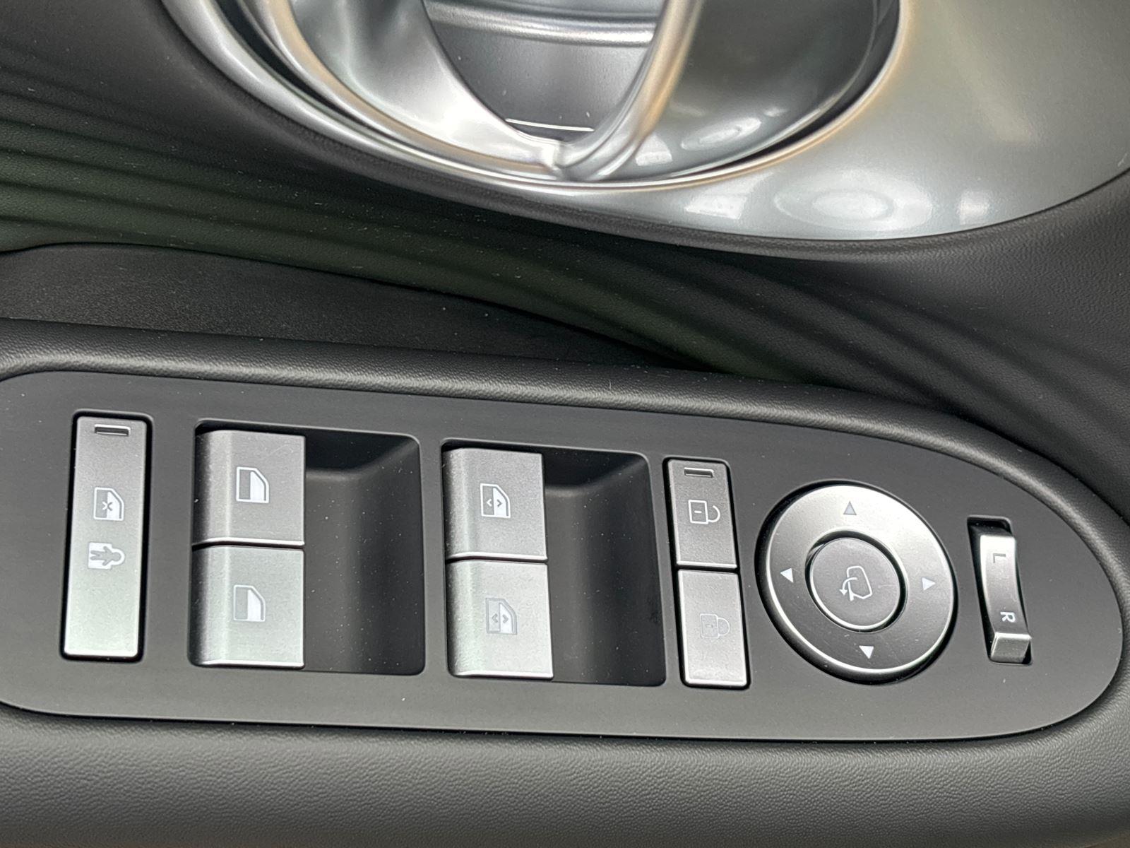 2026 Hyundai Ioniq SEL photo 7