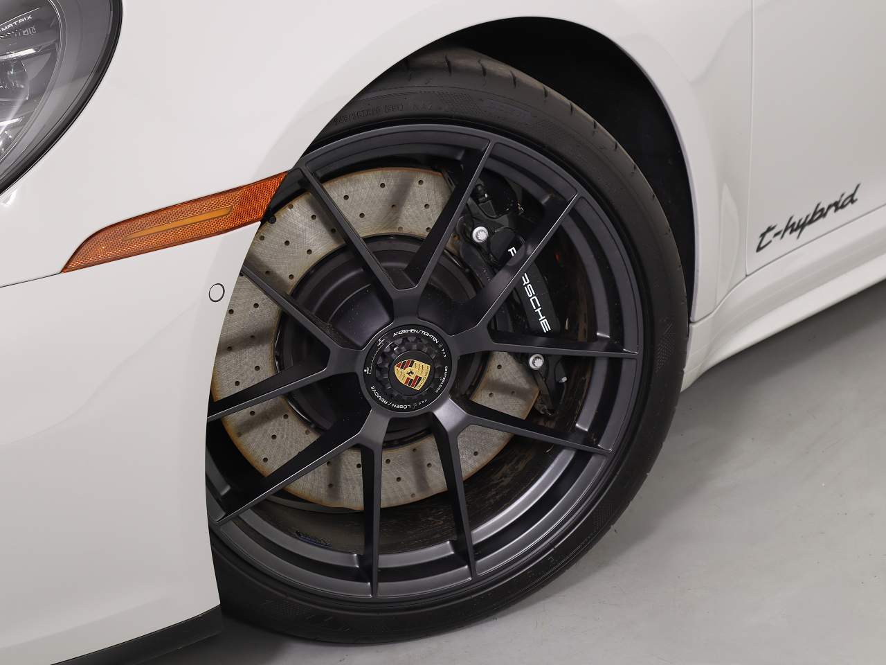 2026 Porsche 911 GTS photo 23