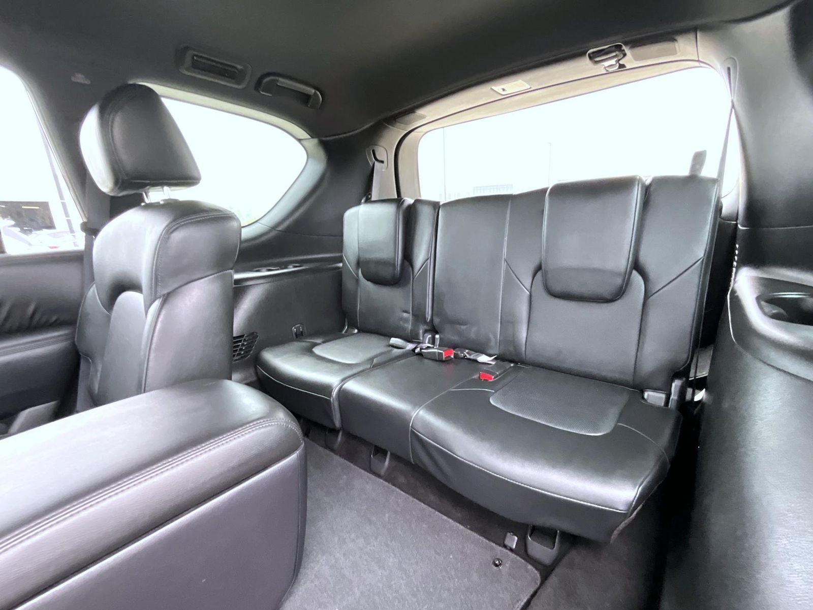 2022 Nissan Armada SL photo 19