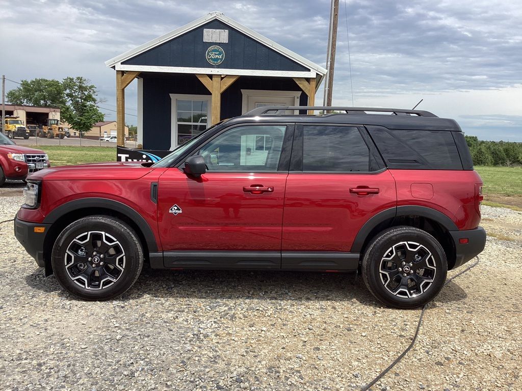 2025 Ford Bronco Sport Outer Banks photo 2