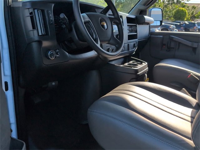 2025 Chevrolet Express Cargo 2500 photo 6