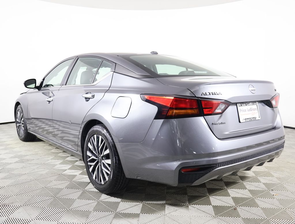 2024 Nissan Altima 2.5 SV photo 3