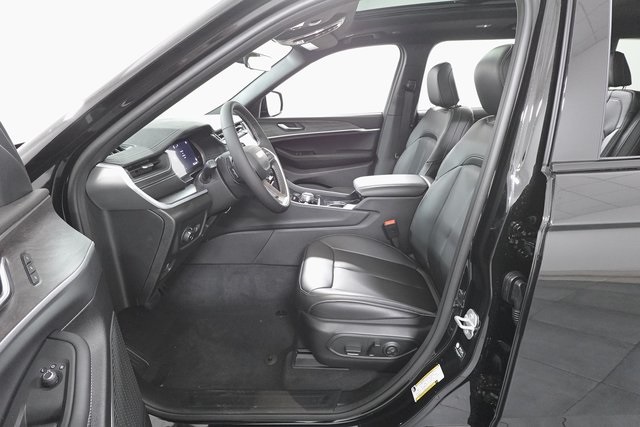 2025 Jeep Grand Cherokee Limited photo 11