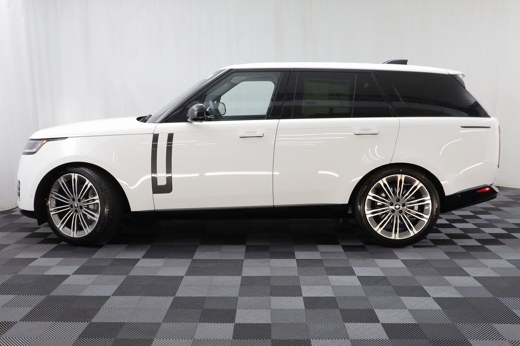 2025 Land Rover Range Rover SE photo 4
